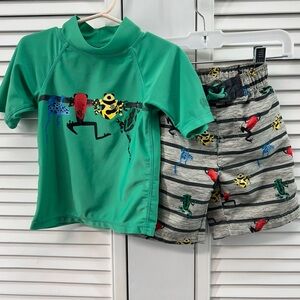 Uv skins size 4T Kids Green Rashguard Set with Gray Shorts tree frogs